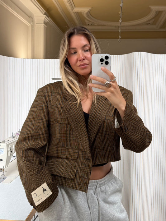 Asymmetric cropped blazer