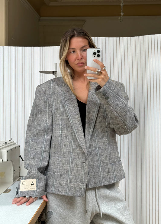 Boxy split blazer