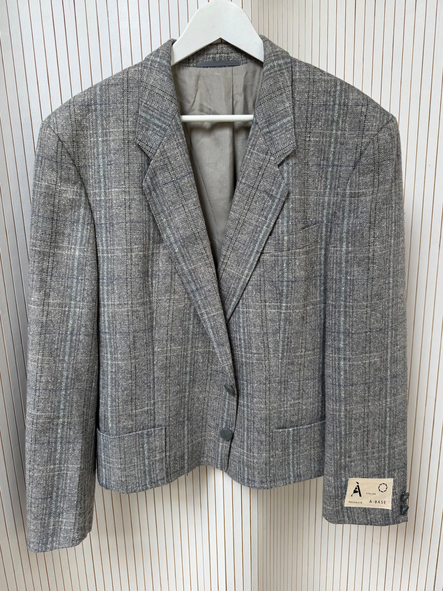 Boxy split blazer
