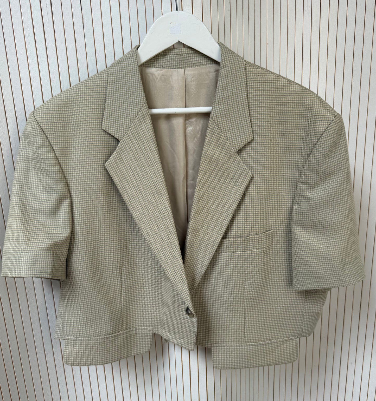 Short sleeve blazer